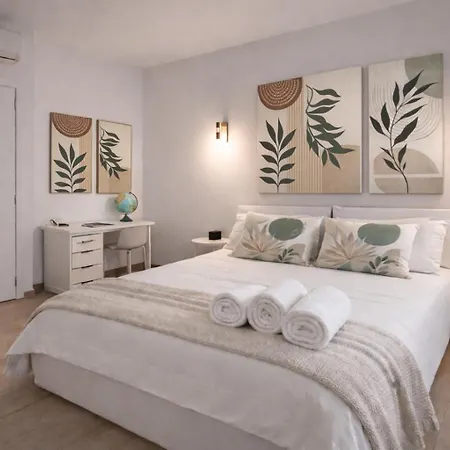 Appartamento Attico Luminoso Con Terrazzo E Parcheggio Gratuito