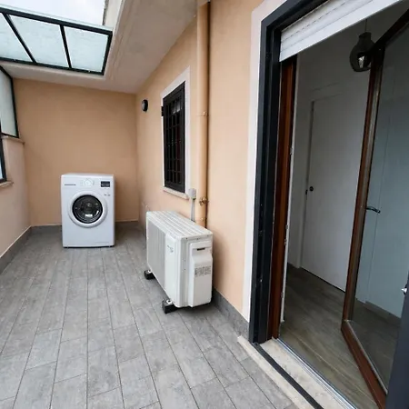 Appartamento Attico Luminoso Con Terrazzo E Parcheggio Gratuito *